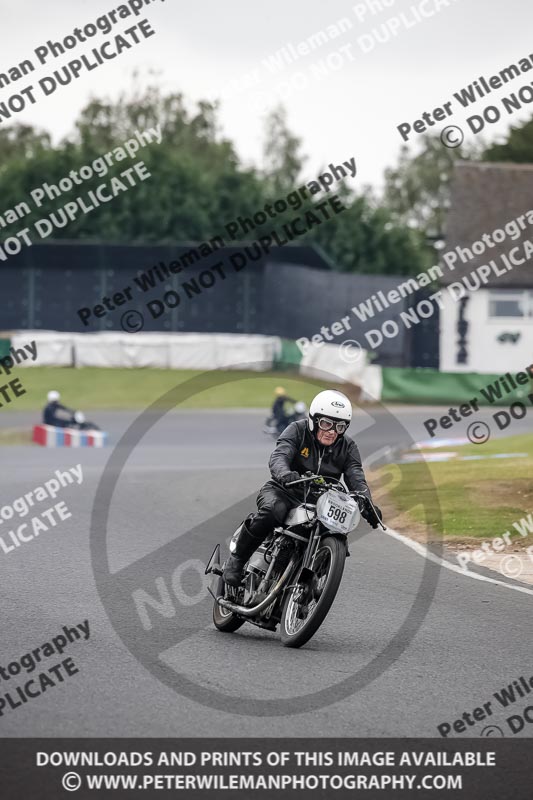 Vintage motorcycle club;eventdigitalimages;mallory park;mallory park trackday photographs;no limits trackdays;peter wileman photography;trackday digital images;trackday photos;vmcc festival 1000 bikes photographs
